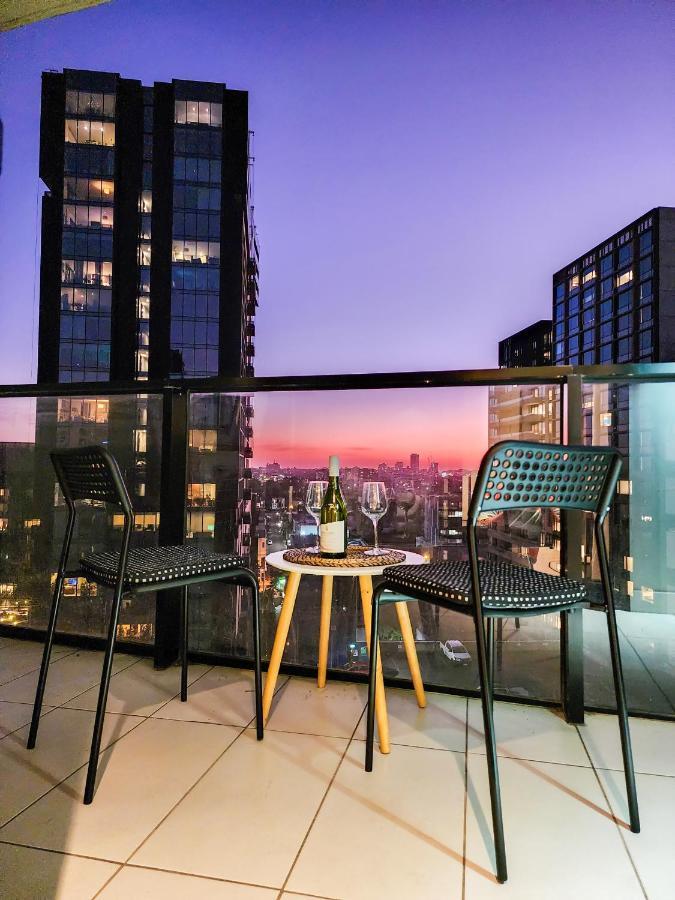 Modern 2-Bedrooms Apartment With Parking 墨尔本 外观 照片